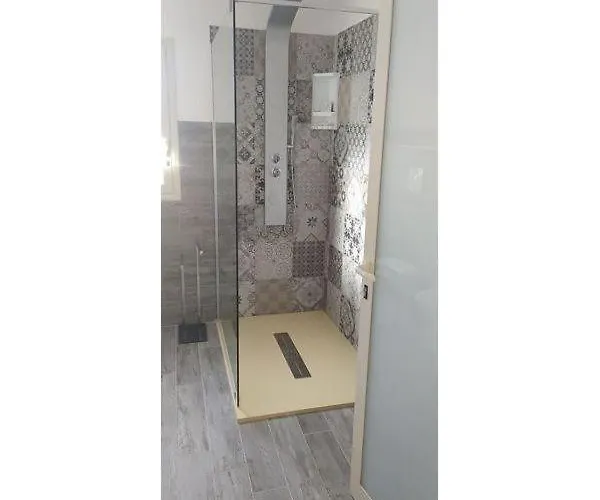 アパートホテル Tropical 4*