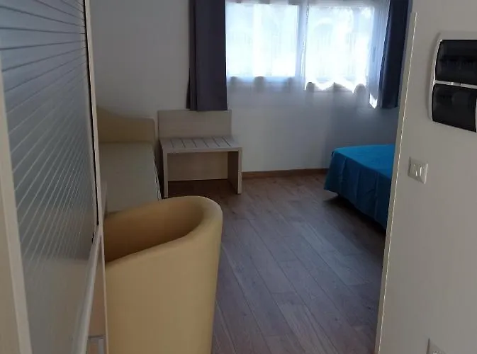 Tropical アパートホテル 4*